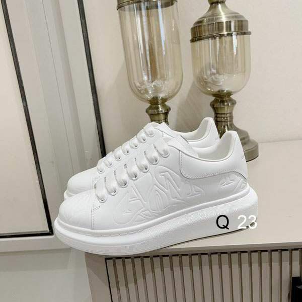 Picture of Alexander McQueen Shoes _SKUAlexanderMcQueensz35-45HY0305364